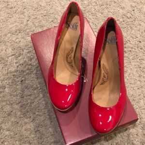 Red high heels Sofft NWOB.